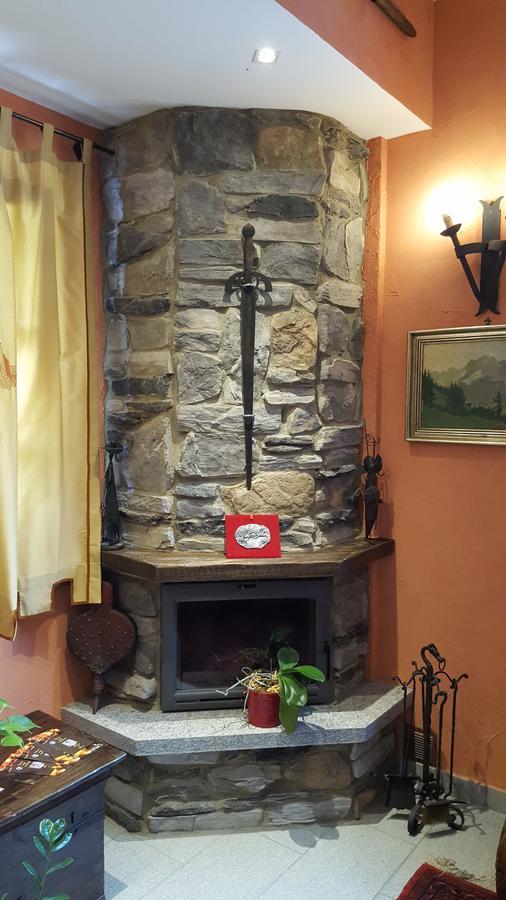 B&B La Taverna Degli Angeli Vezzi Portio Exterior foto